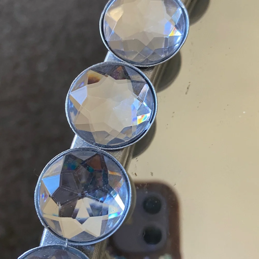 Elegant Oval Crystal-Trimmed Wall Mirror